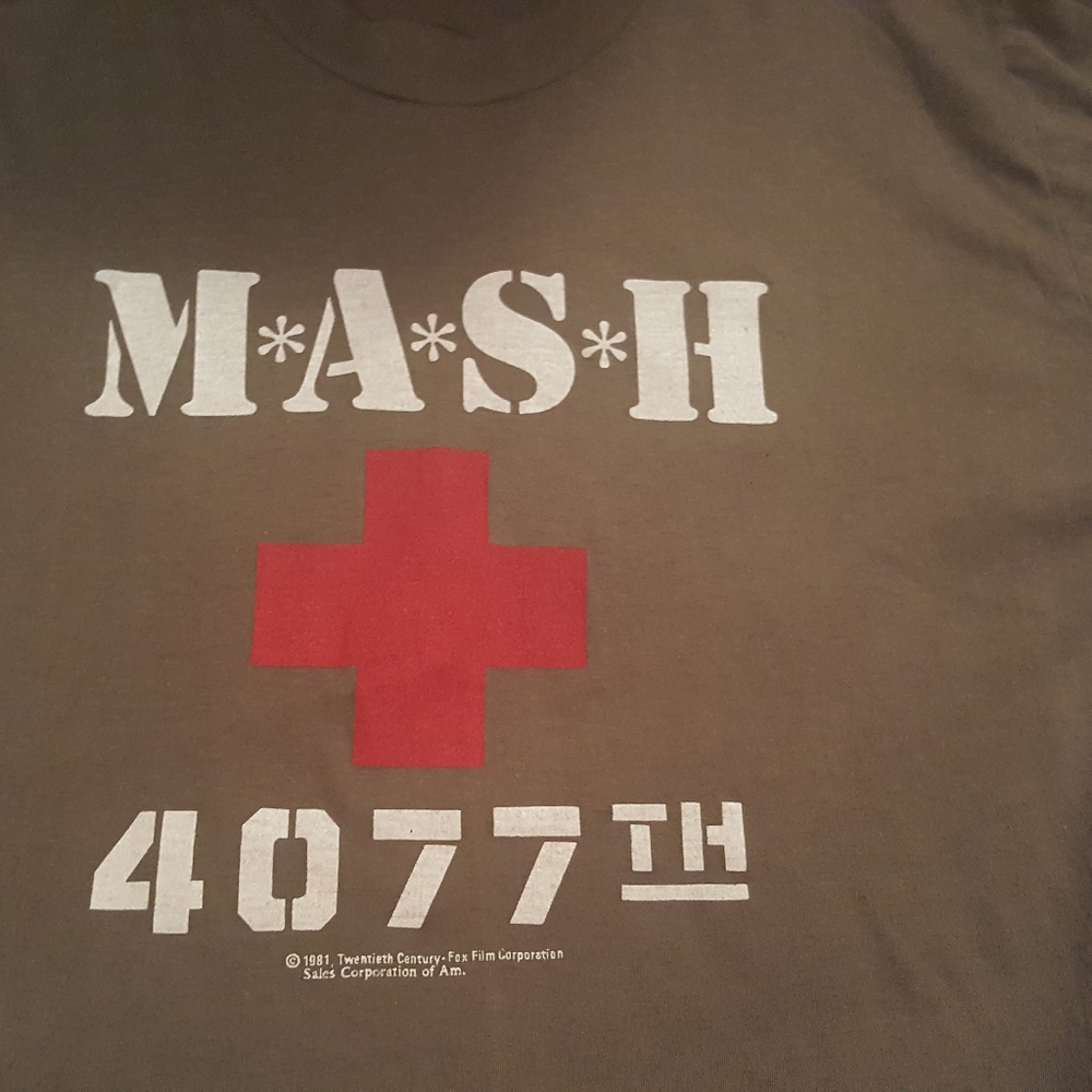 Vintage 1981 Mash 4077 T Shirt - Picture 2 of 6